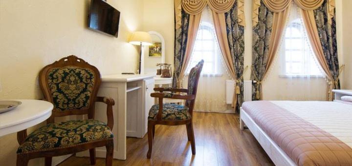 Hotel Fortetsya Hetmana Hatne Luaran gambar