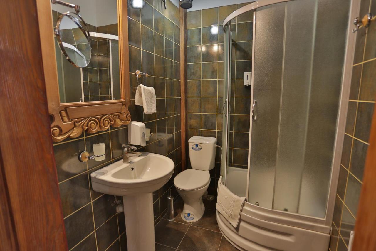 Hotel Fortetsya Hetmana Hatne Luaran gambar