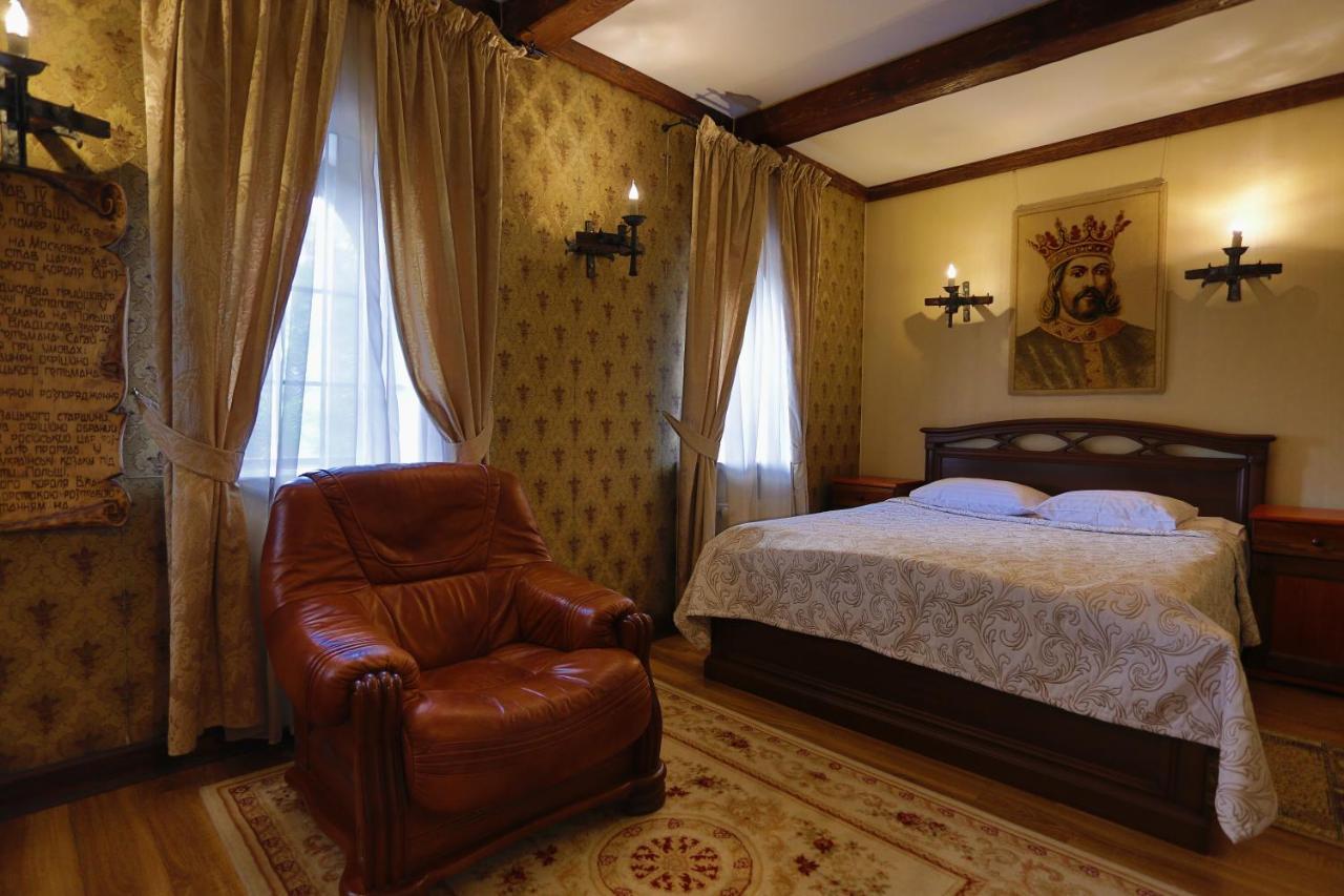 Hotel Fortetsya Hetmana Hatne Luaran gambar