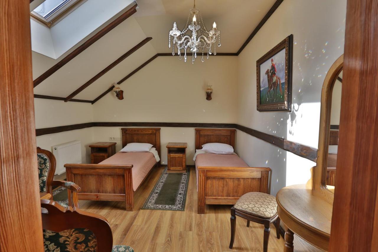 Hotel Fortetsya Hetmana Hatne Luaran gambar