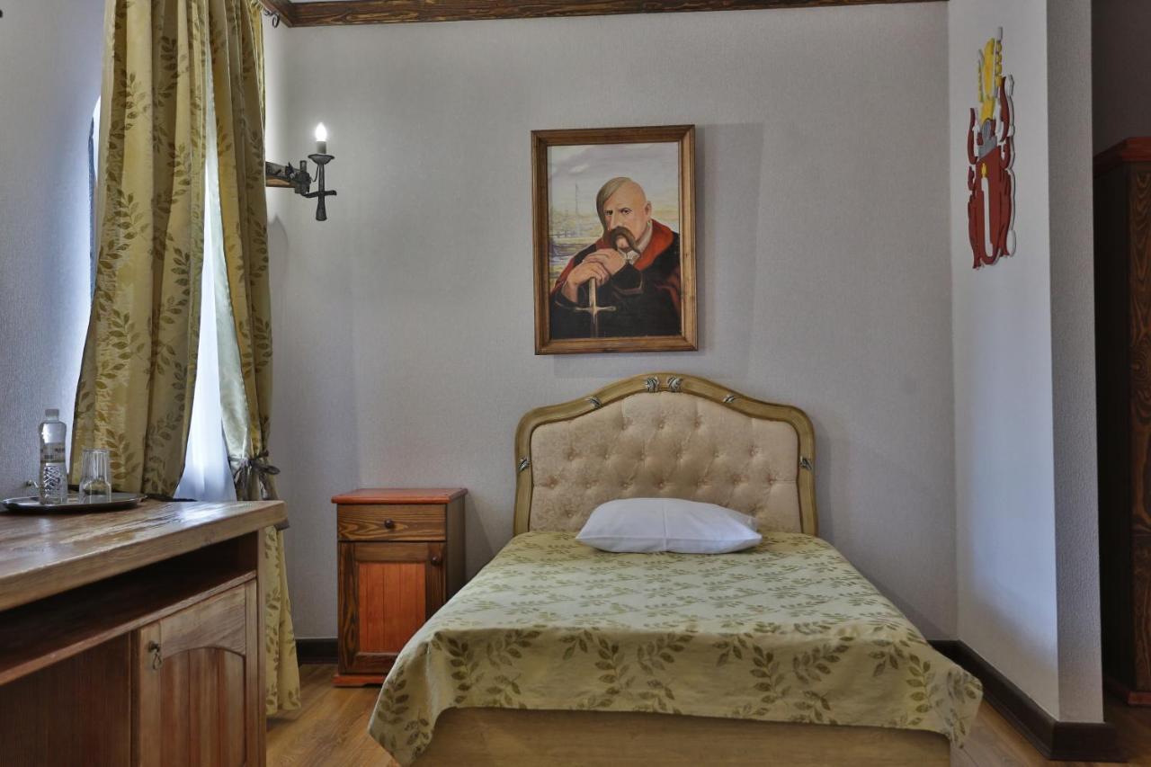 Hotel Fortetsya Hetmana Hatne Luaran gambar
