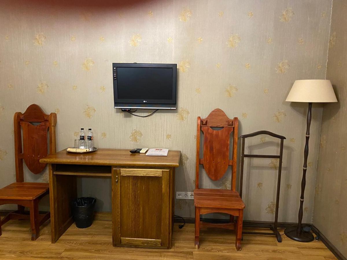 Hotel Fortetsya Hetmana Hatne Luaran gambar